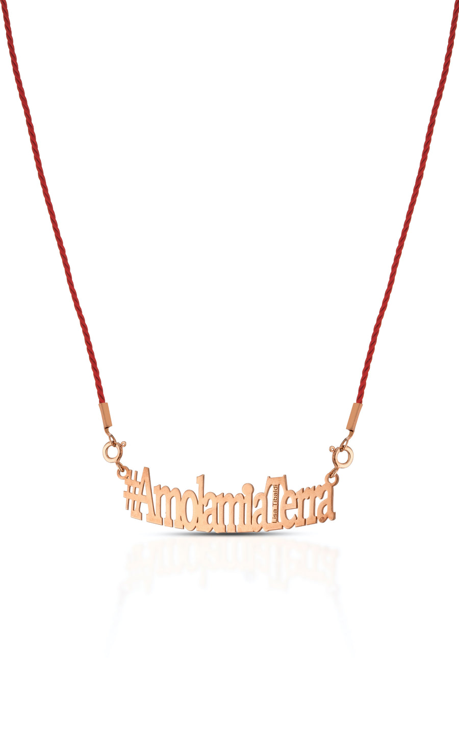 Lisa Tibaldi Terra Mia luxury brand di accessori moda ecosostenibili sustainable fashion accessories collezione Bijoux Cofanetto Box1 Ethnic Colors set di 1 ciondolo #AmolamiaTerra e collanina intercambiabile. Variante rosso tramonto